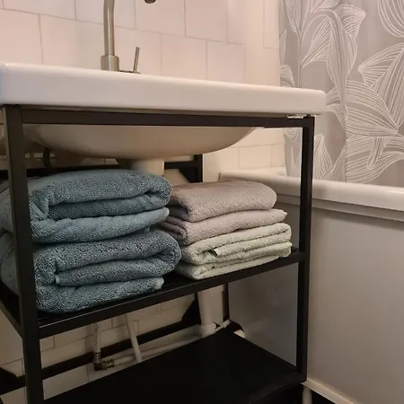 דירה Spacious And Quiet 2br טרטו