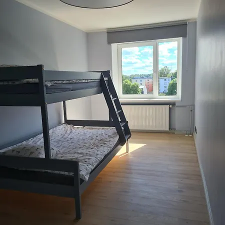 Spacious And Quiet 2br *